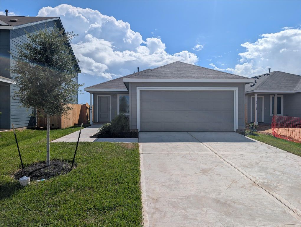 654 Maria Elena Way, Cleveland, TX 77327