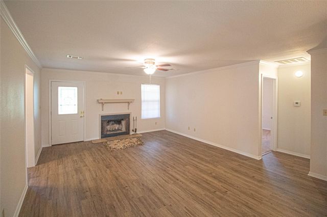 320 Bridgeview Drive, Onalaska, TX 77360