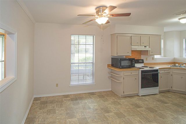 320 Bridgeview Drive, Onalaska, TX 77360