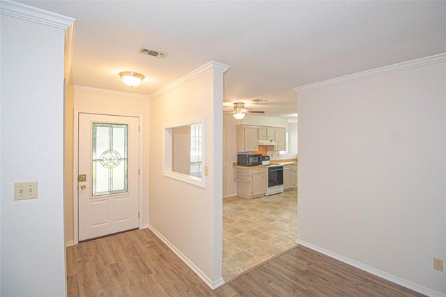 320 Bridgeview Drive, Onalaska, TX 77360
