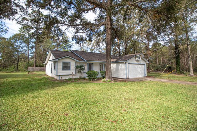 320 Bridgeview Drive, Onalaska, TX 77360