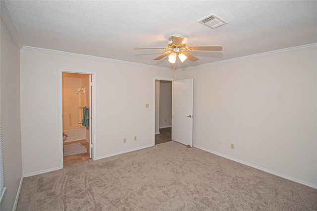 320 Bridgeview Drive, Onalaska, TX 77360