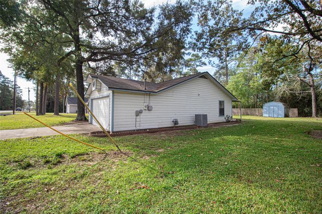 320 Bridgeview Drive, Onalaska, TX 77360