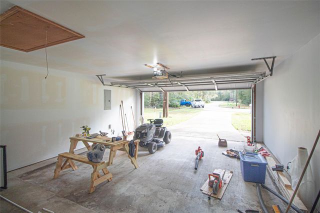 320 Bridgeview Drive, Onalaska, TX 77360