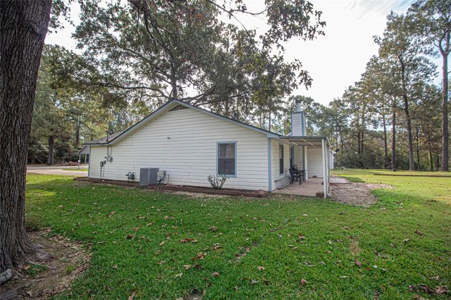 320 Bridgeview Drive, Onalaska, TX 77360