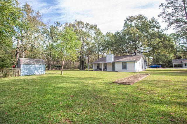 320 Bridgeview Drive, Onalaska, TX 77360
