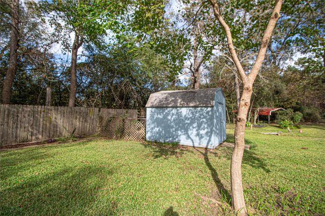 320 Bridgeview Drive, Onalaska, TX 77360