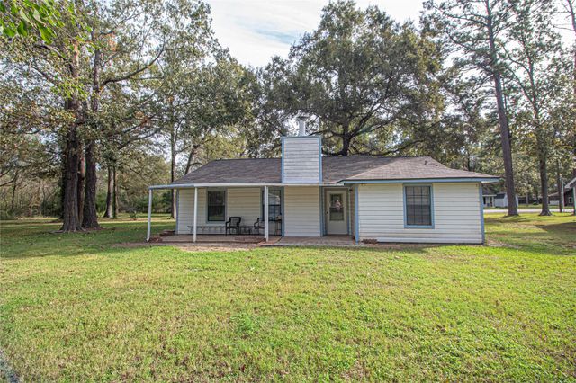 320 Bridgeview Drive, Onalaska, TX 77360