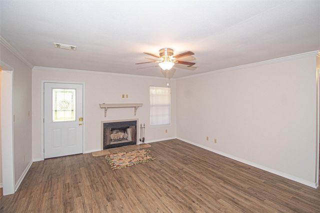320 Bridgeview Drive, Onalaska, TX 77360