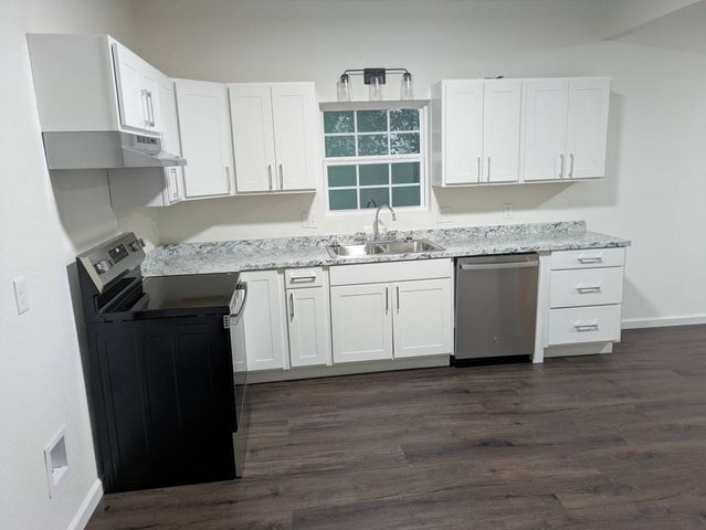 205 N Wood Street, Cleburne, TX 76033