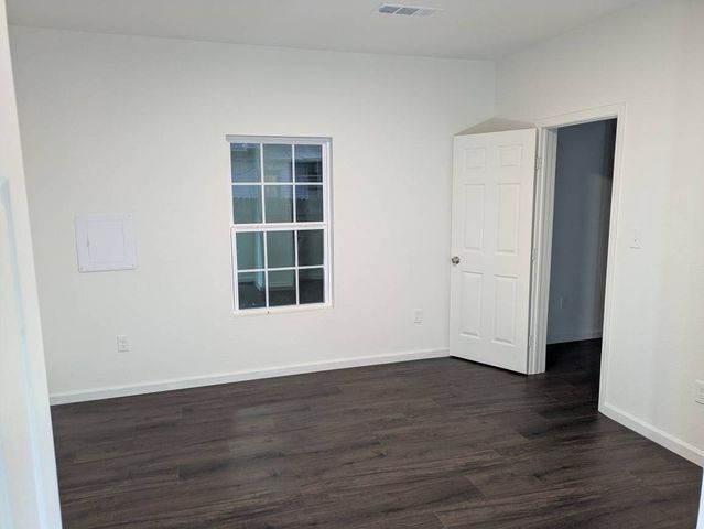 205 N Wood Street, Cleburne, TX 76033