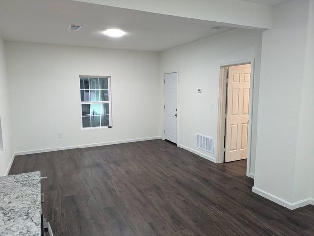 205 N Wood Street, Cleburne, TX 76033