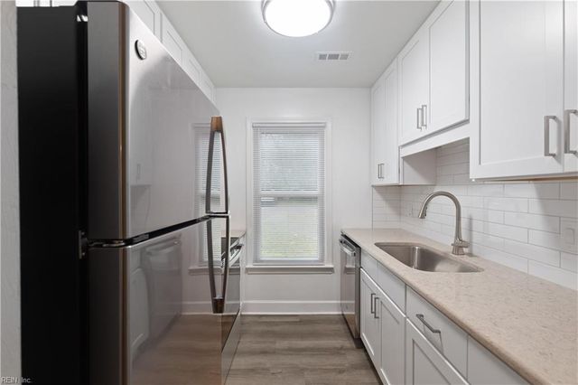 3235 Clover Hill DR, Portsmouth, VA 23703