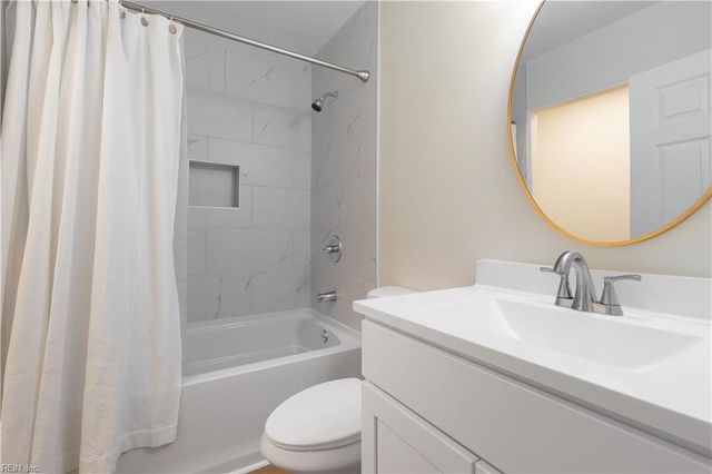 3235 Clover Hill DR, Portsmouth, VA 23703