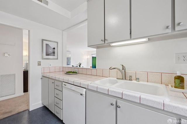 156 Lombard Street 33, San Francisco, CA 94111