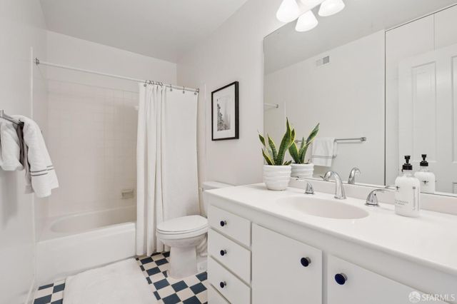 156 Lombard Street 33, San Francisco, CA 94111