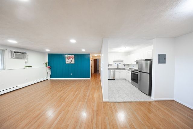 12 Williamsburg Ct 1, Shrewsbury, MA 01545