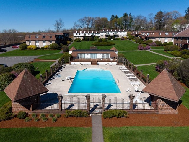 12 Williamsburg Ct 1, Shrewsbury, MA 01545