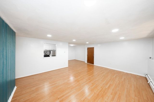 12 Williamsburg Ct 1, Shrewsbury, MA 01545
