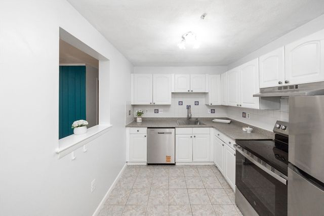 12 Williamsburg Ct 1, Shrewsbury, MA 01545