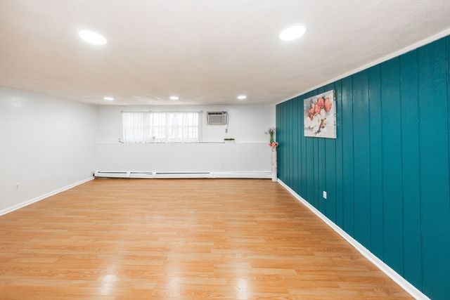 12 Williamsburg Ct 1, Shrewsbury, MA 01545
