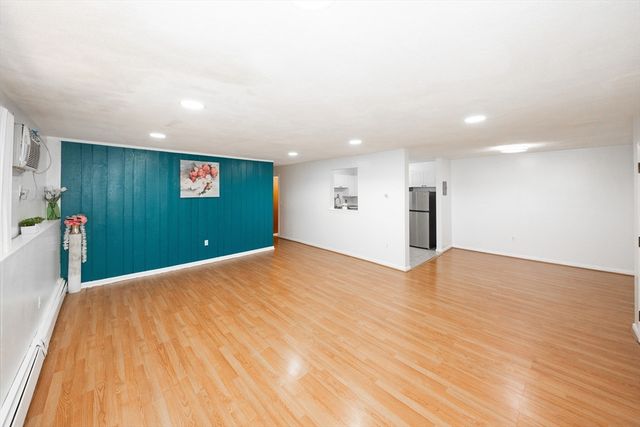 12 Williamsburg Ct 1, Shrewsbury, MA 01545