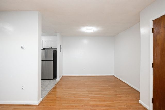 12 Williamsburg Ct 1, Shrewsbury, MA 01545