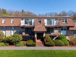 12 Williamsburg Ct 1, Shrewsbury, MA 01545