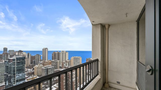 1030 N State Street 34D, Chicago, IL 60610