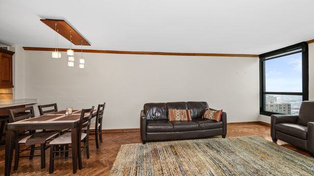 1030 N State Street 34D, Chicago, IL 60610