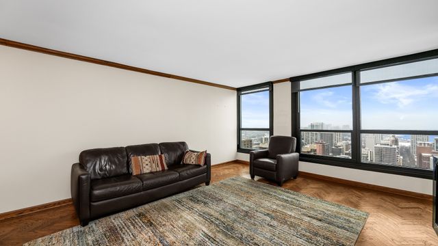 1030 N State Street 34D, Chicago, IL 60610