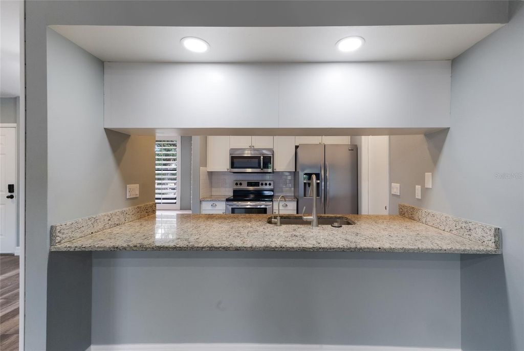 Image 12 of property listing at 8034 56TH COURT E, Palmetto, FL 34221