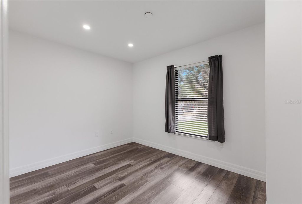 Image 21 of property listing at 8034 56TH COURT E, Palmetto, FL 34221