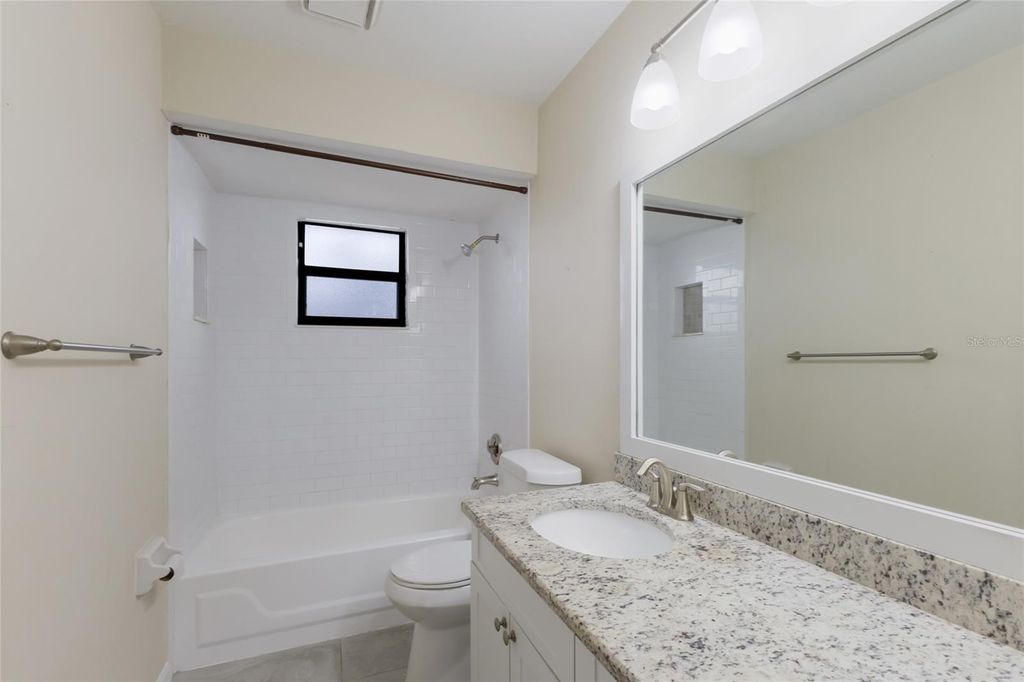 Image 22 of property listing at 8034 56TH COURT E, Palmetto, FL 34221