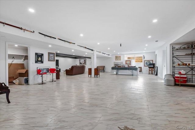 22 Lake Road, Great Neck, NY 11020