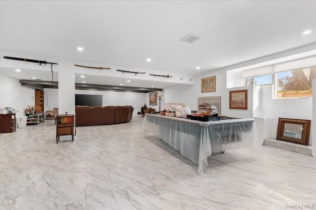 22 Lake Road, Great Neck, NY 11020