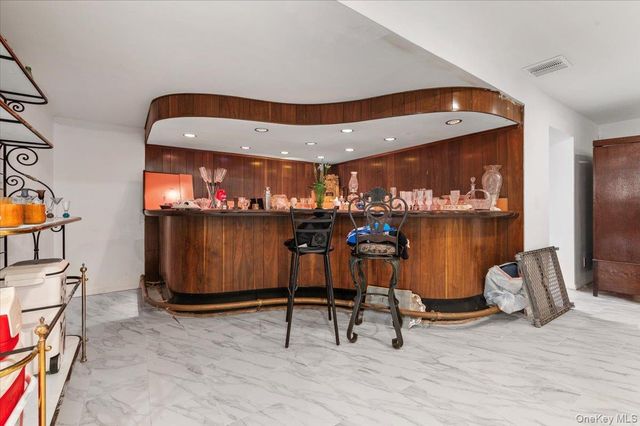 22 Lake Road, Great Neck, NY 11020