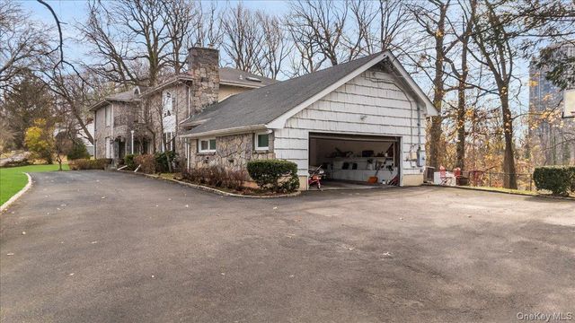 22 Lake Road, Great Neck, NY 11020