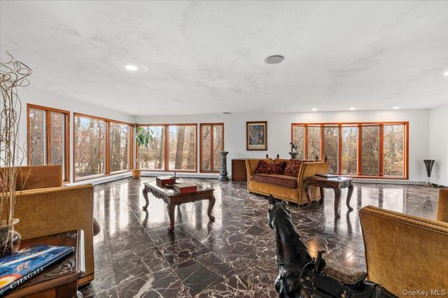 22 Lake Road, Great Neck, NY 11020