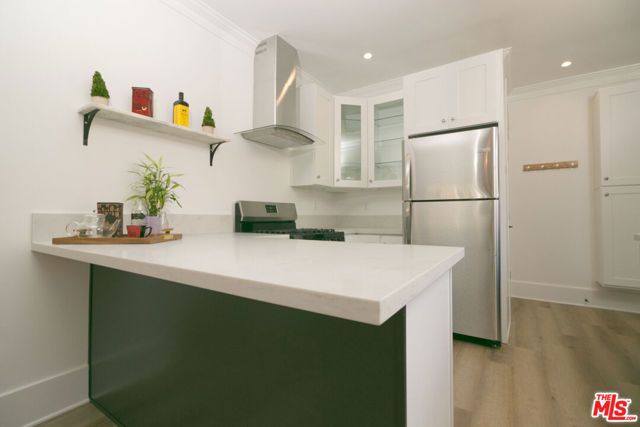2510 S Bronson Avenue, Los Angeles, CA 90018
