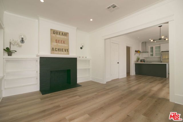 2510 S Bronson Avenue, Los Angeles, CA 90018