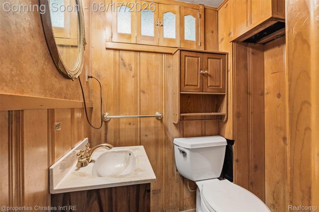 1901 Detroit Street, Dearborn, MI 48124