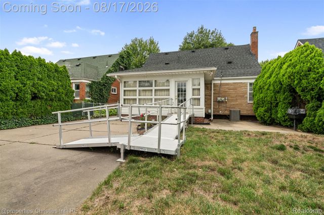 1901 Detroit Street, Dearborn, MI 48124