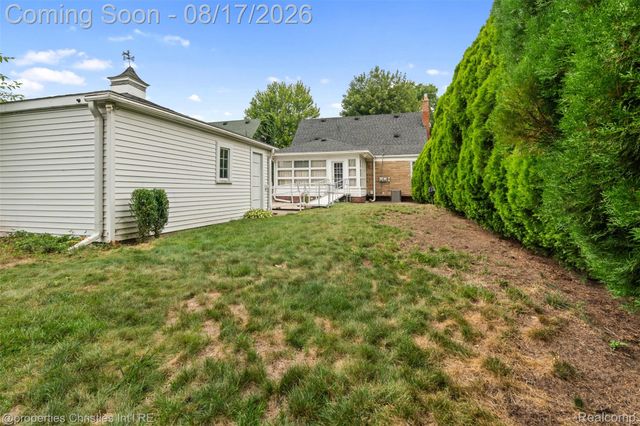 1901 Detroit Street, Dearborn, MI 48124