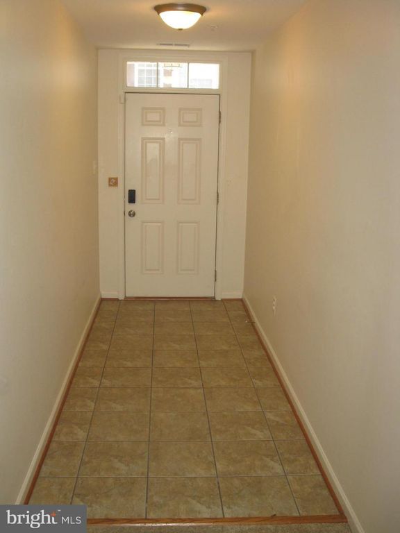 Image 2 of property listing at 7120 SILVERLEAF OAK RD #228, Elkridge, MD 21075