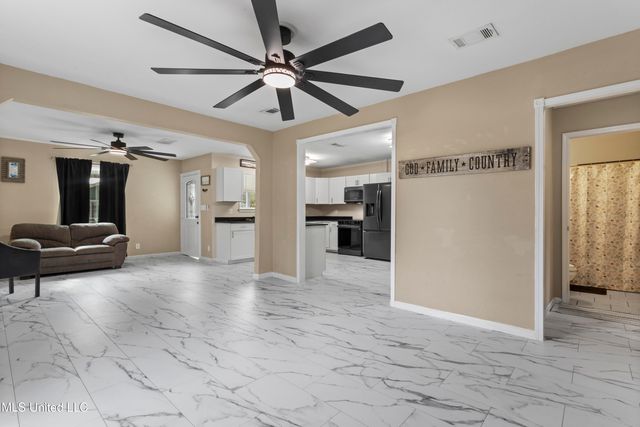 1909 Polk Avenue, Pascagoula, MS 39567