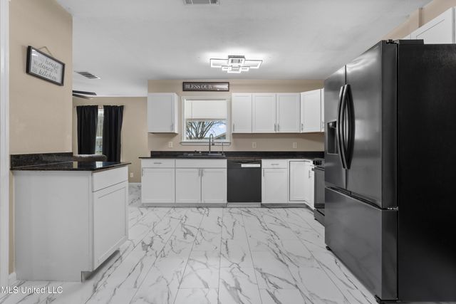 1909 Polk Avenue, Pascagoula, MS 39567