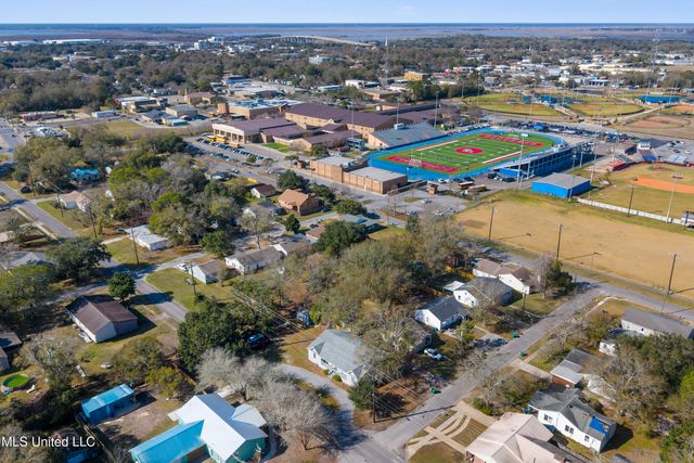 1909 Polk Avenue, Pascagoula, MS 39567