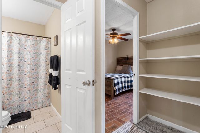 1909 Polk Avenue, Pascagoula, MS 39567