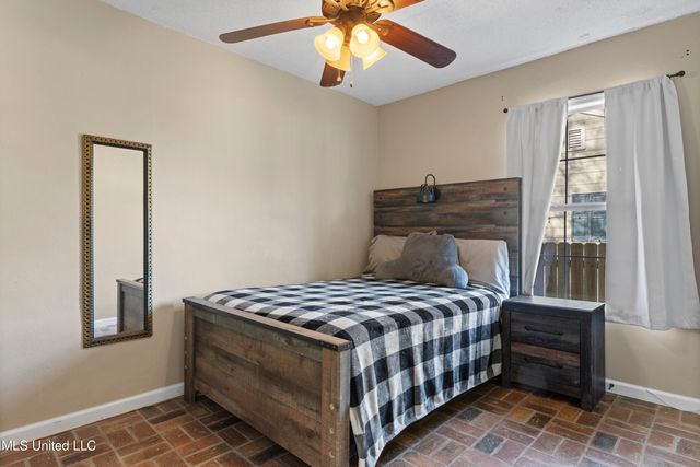 1909 Polk Avenue, Pascagoula, MS 39567